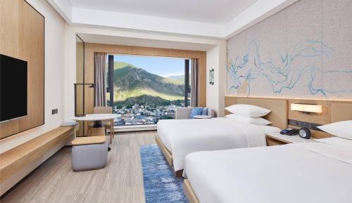 Executive Double Room with Two Double Beds and Mountain View