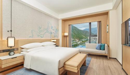 Executive King Suite with Balcony and City View
