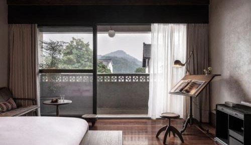 Deluxe Queen Room