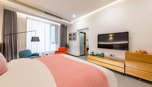 Queen Room