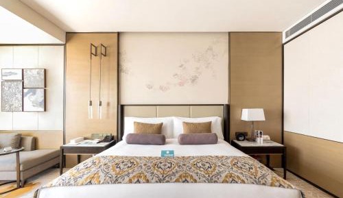Deluxe room, Guest room, 1 King, Lake view