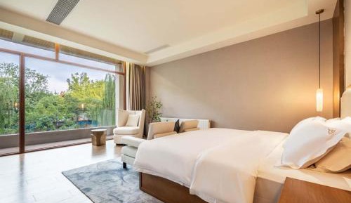 Superior King Room