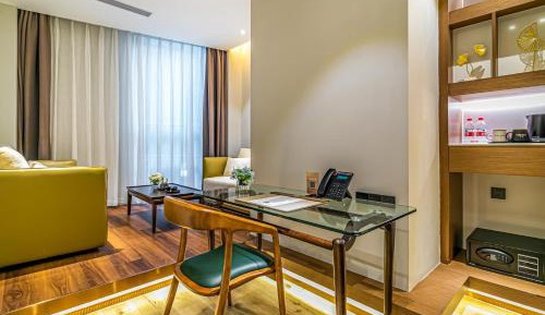 Deluxe Family Suite