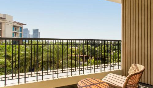 Deluxe King, Guest room, 1 King, Balcony