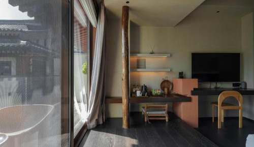 Twin Room with View