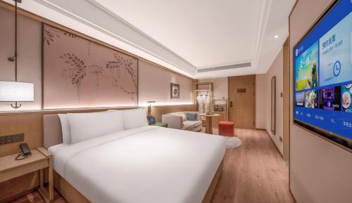 Deluxe Queen Room