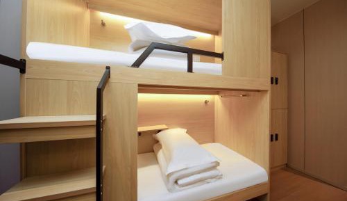 Single Bed in Male Dormitory Room with Shared Bathroom