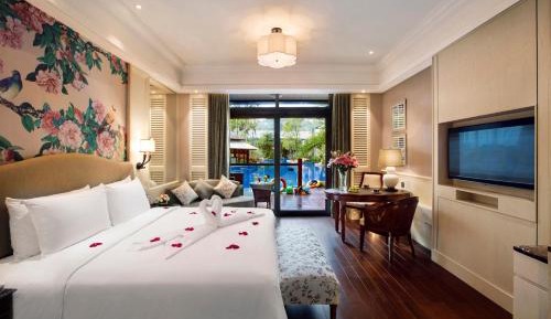 Limited Offer - Seaview Villa King Room (One time Chinese set dinner for 2 people+ Daily one set afternoon tea for 2 people +One time transparent boat experience for 2 people + One time 2 tickets to Huihe Stone Culture Park)