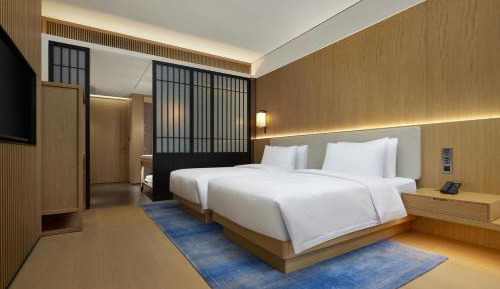 Twin Room with Two Twin Beds and Garden View