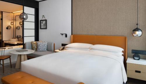 Deluxe King Room