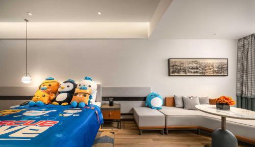 Deluxe Family Room