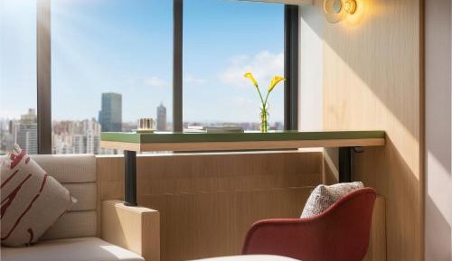 Premium King Room with City View