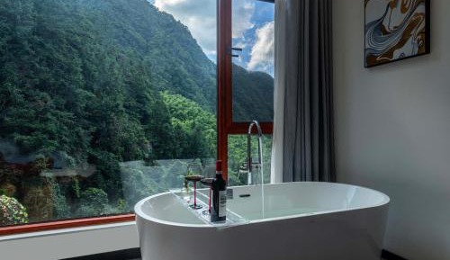 King Room with Mountain View