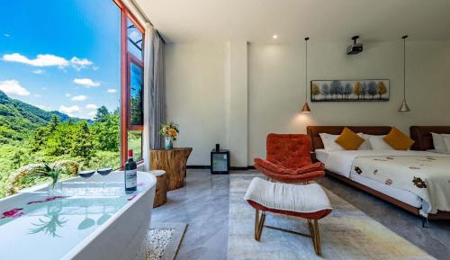 Twin Room with View