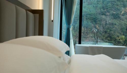 King Room with Mountain View