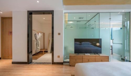 King Room with Mountain View
