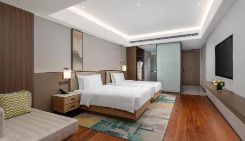 Double Room with Mobility Accessible Roll In Shower