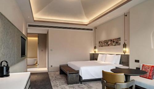 Queen Room