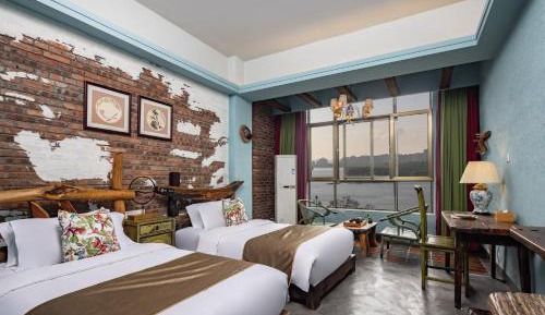 Large Twin Room