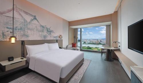 Deluxe King Room with River View