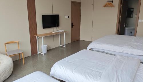 Deluxe Family Suite