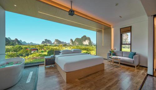 King Room with Mountain View