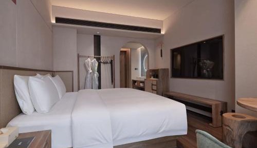 Queen Room