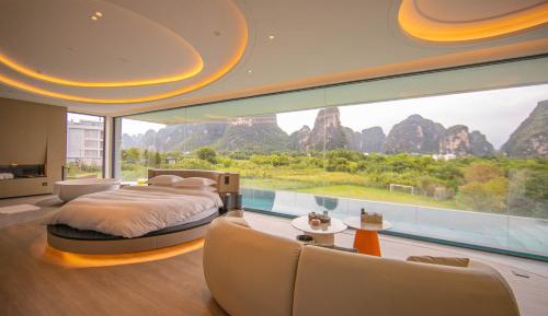 Deluxe Double or Twin Room with Pool View
