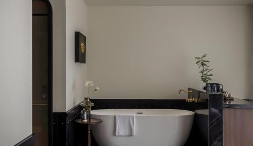 Deluxe Double Room with Bath