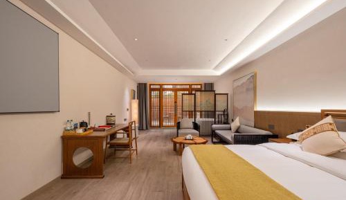 Deluxe Double Room with Balcony
