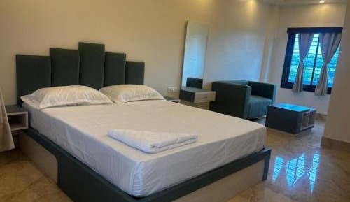 Deluxe Family Suite