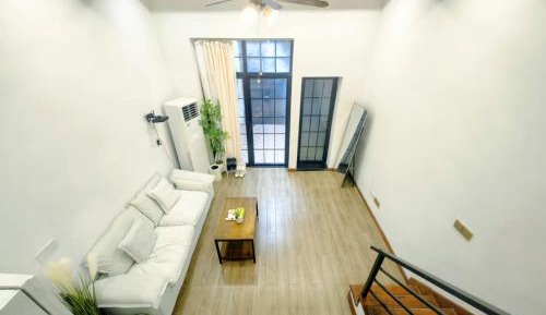 One-Bedroom Apartment with Terrace