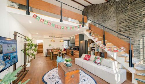 Three-Bedroom Premium Apartment with Balcony