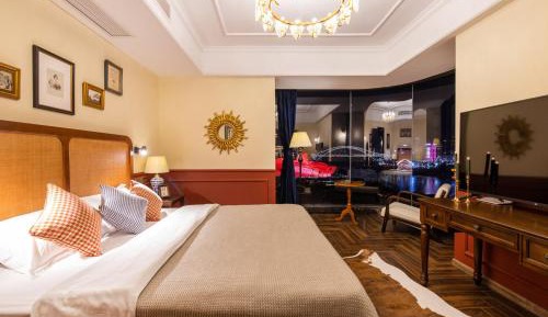 Two-Bedroom Deluxe Apartment with Ocean View