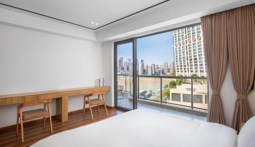 One-Bedroom Apartment with Balcony