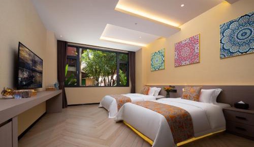 Twin Room with View