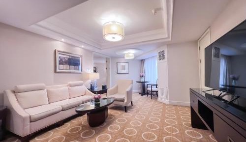 Club King Suite with City view