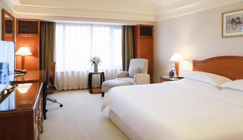 Premium King Room with City View