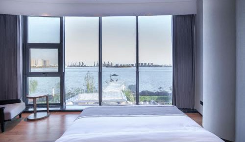 Double Room with Lake View