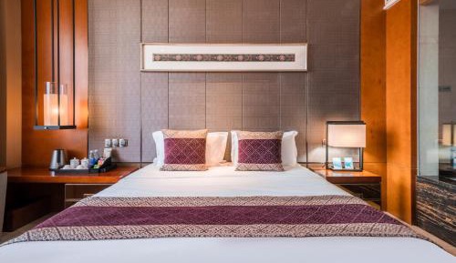 Deluxe Queen Room