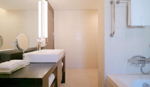 King Suite - Lounge Access