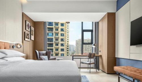 Business King Room with City View