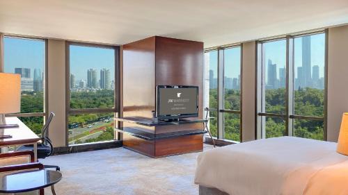 Executive Large Studio King Suite - Lounge Access