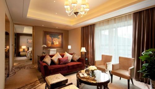 Deluxe King Suite