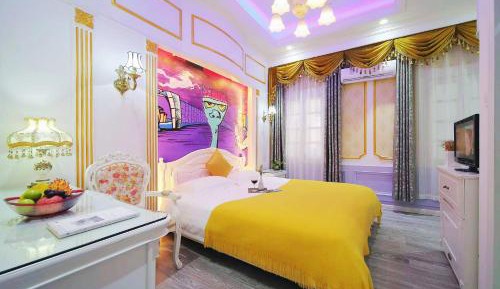 Queen Room