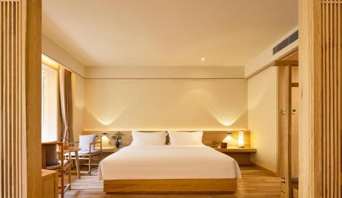 King Room with Mountain View