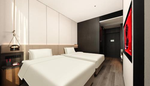 Luminous City View Twin Room
