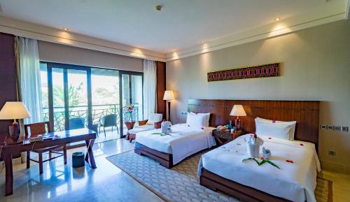 Twin or queen room with golf view