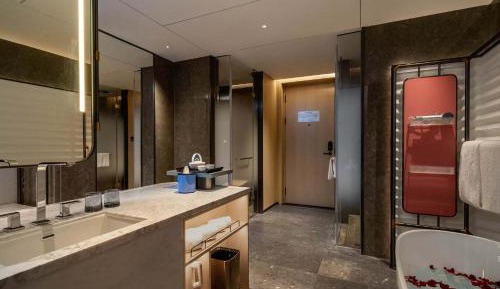 Twin Room with Bath