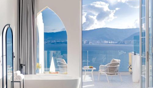 Deluxe Double or Twin Room with Sea View